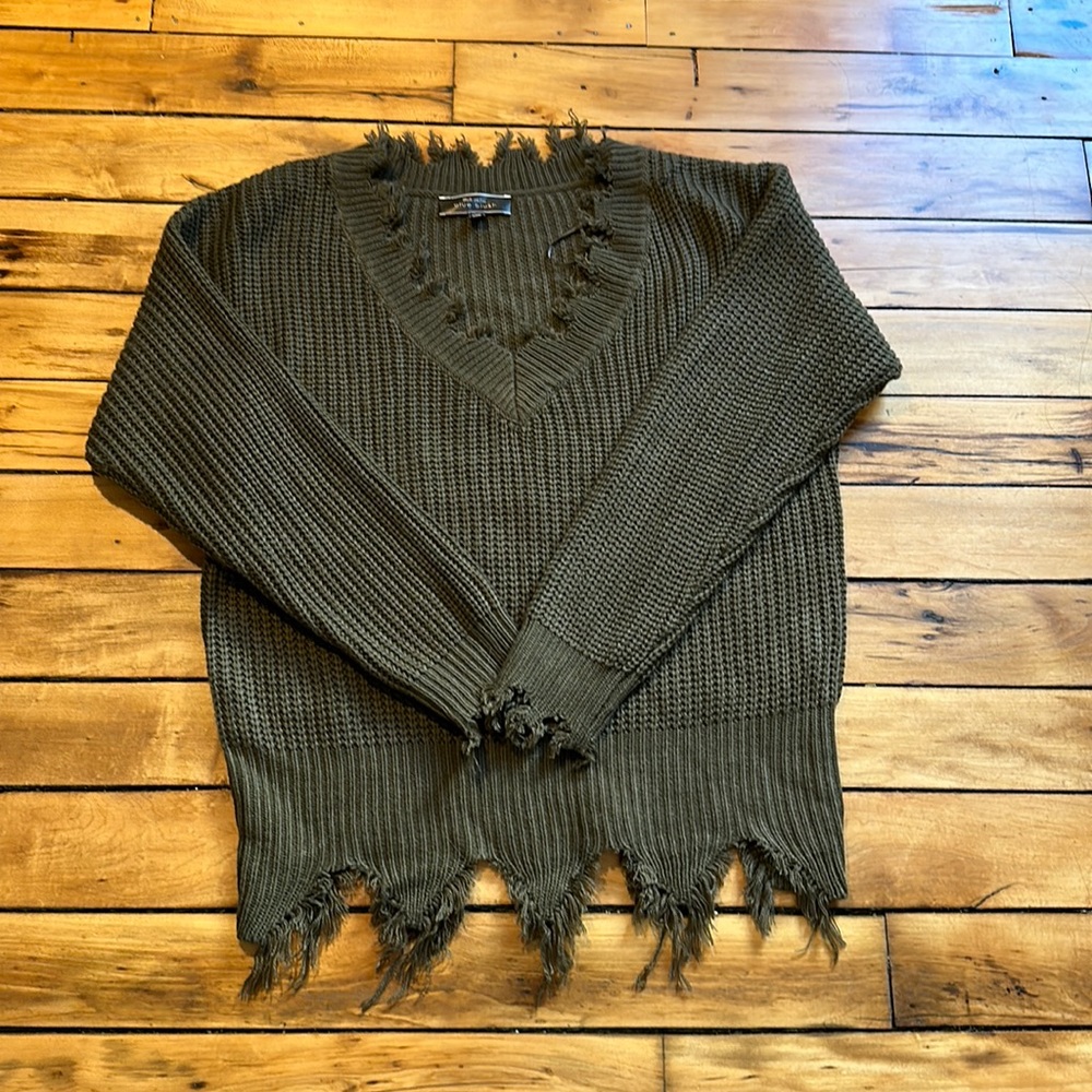 Green boutique heavy weight sweater with distressed collar and bottom detailing